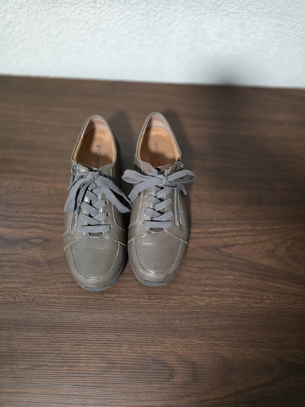 Vionic Women's Gray Leather Lace-Up Sneakers with Side Zipper